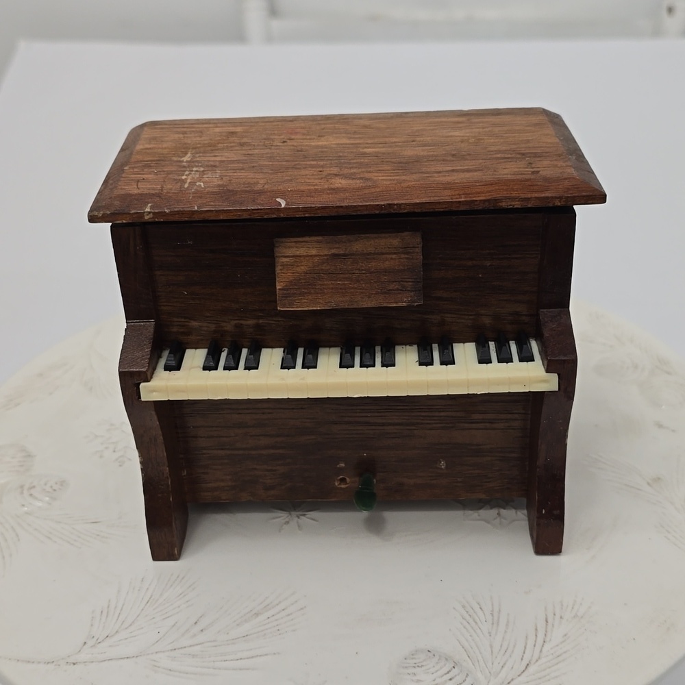 Vintage Wooden Piano Pianist Coaster Holder 5 Pc Cork Coaster Set